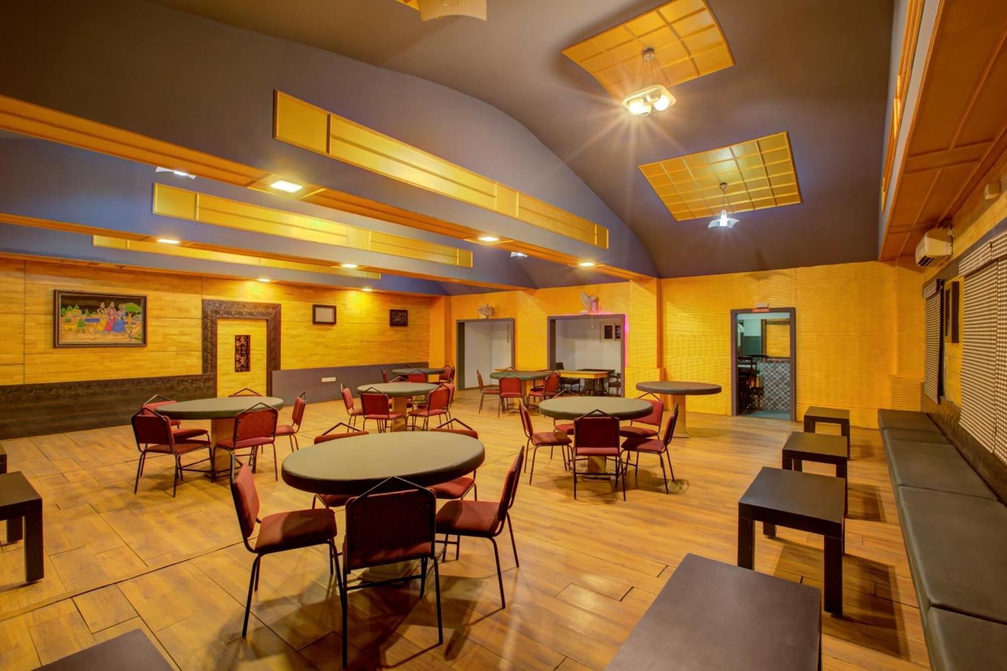 Super Townhouse Oak Jvh Hotel Bangalore Bagian luar foto