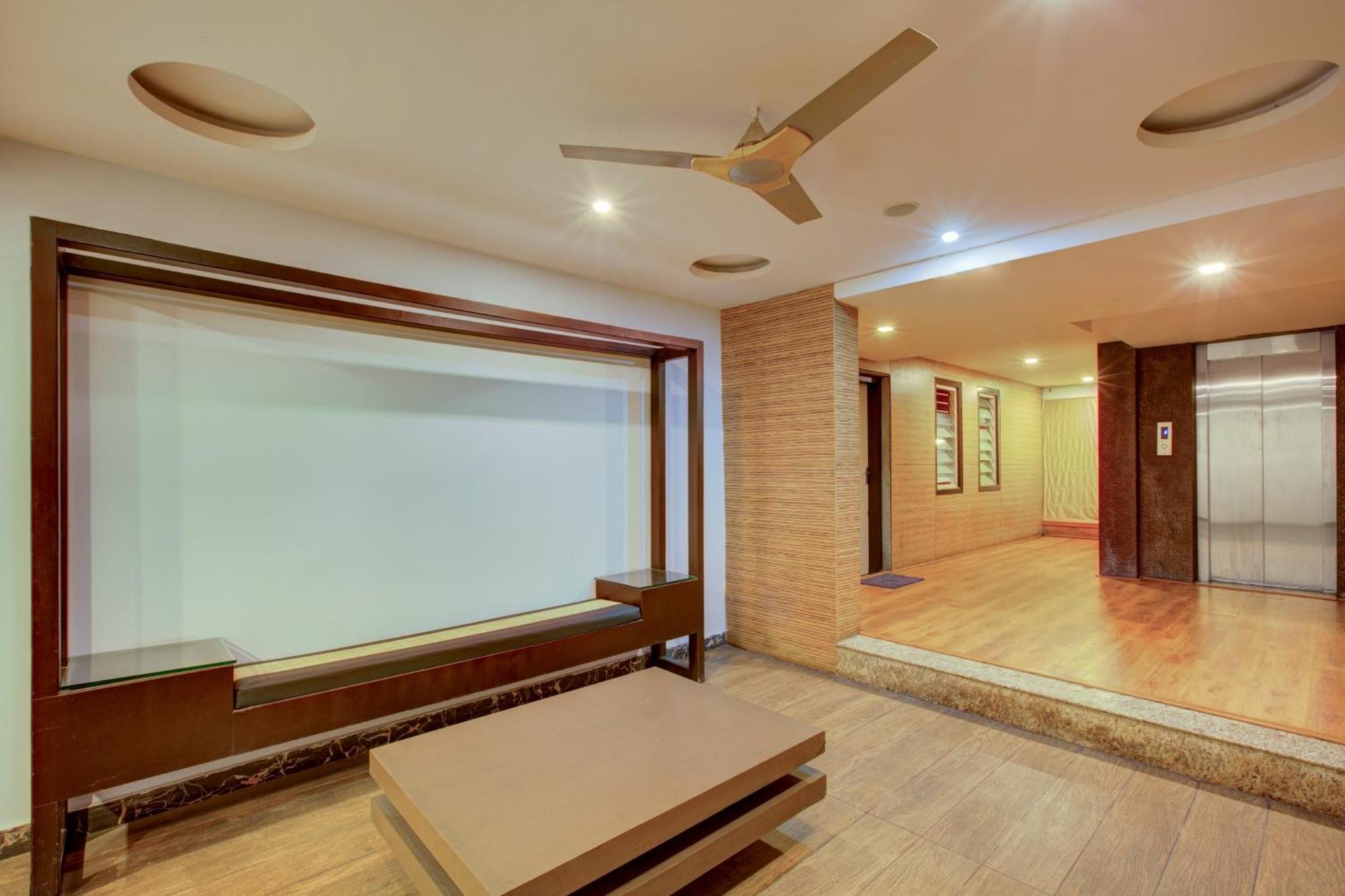 Super Townhouse Oak Jvh Hotel Bangalore Bagian luar foto