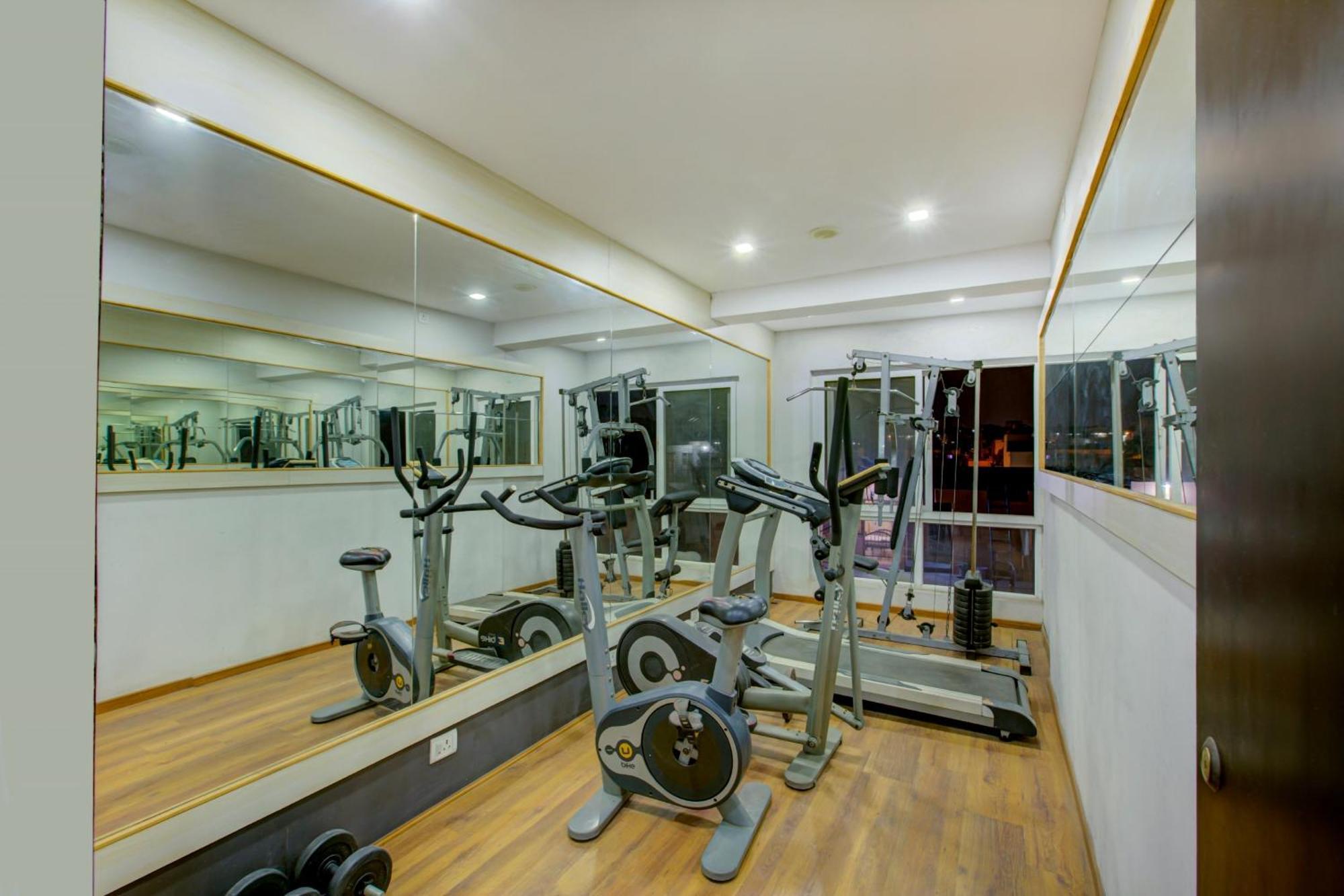 Super Townhouse Oak Jvh Hotel Bangalore Bagian luar foto