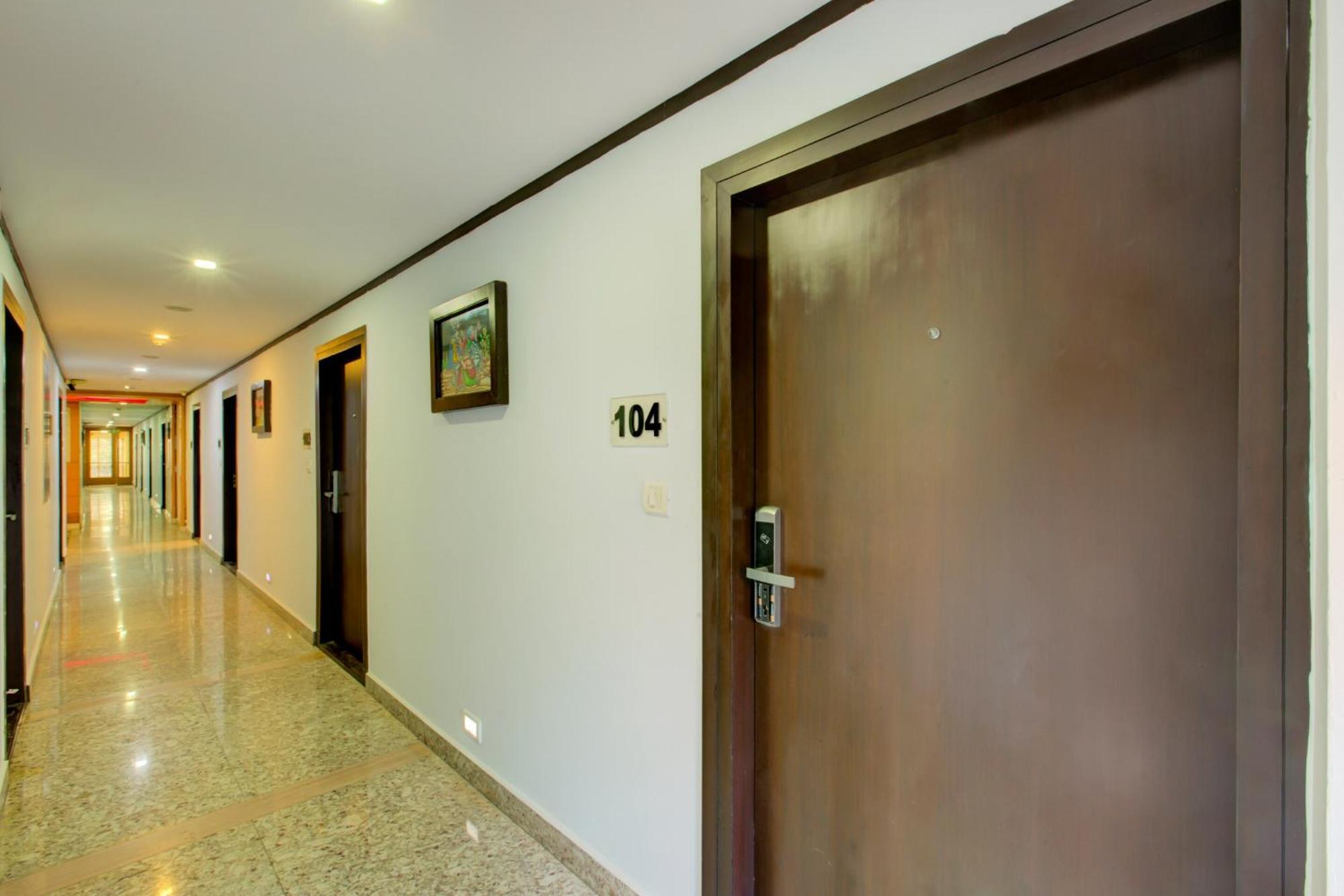 Super Townhouse Oak Jvh Hotel Bangalore Bagian luar foto