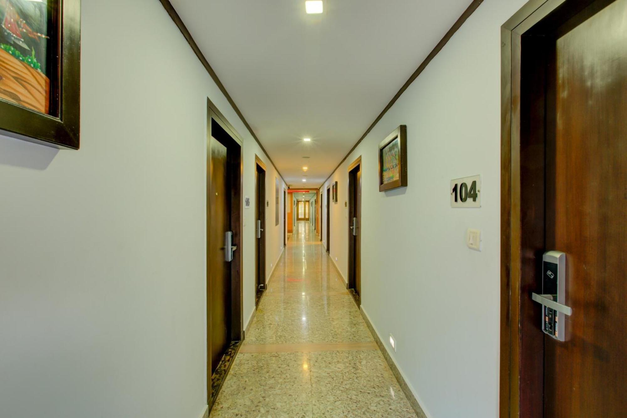 Super Townhouse Oak Jvh Hotel Bangalore Bagian luar foto