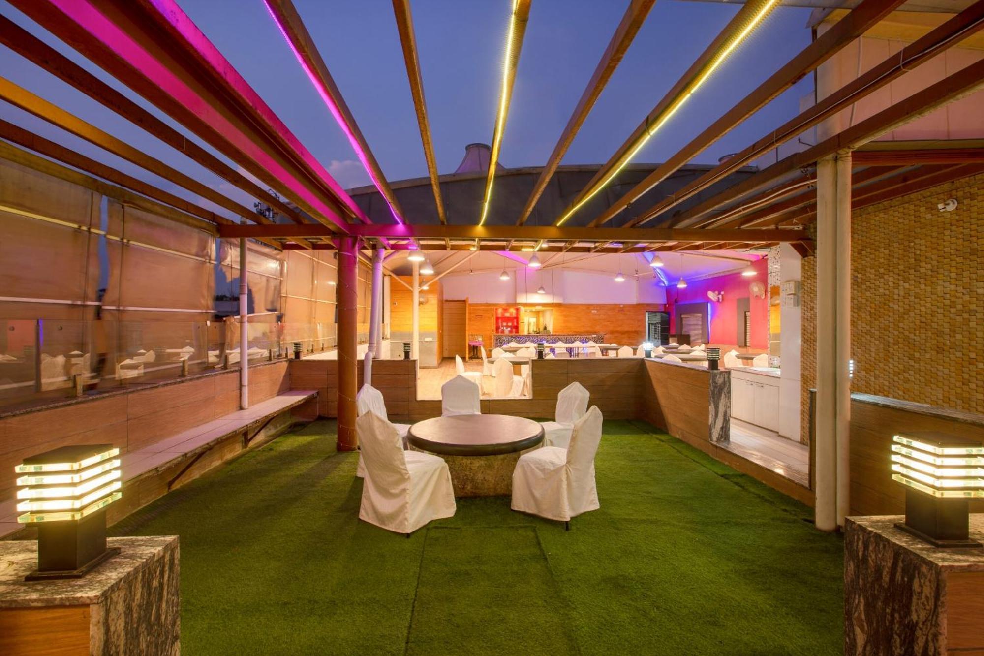 Super Townhouse Oak Jvh Hotel Bangalore Bagian luar foto