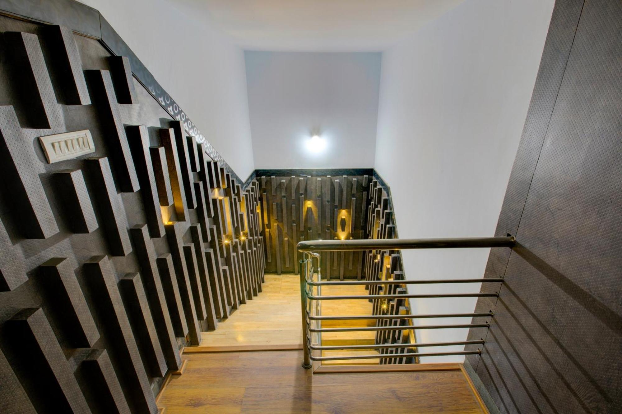 Super Townhouse Oak Jvh Hotel Bangalore Bagian luar foto